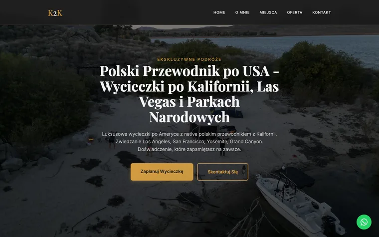 Strona Zwiedzamy USA: nagłówek „Polski Przewodnik po USA” na zdjęciu plaży nad jeziorem o zmierzchu, z łodzią i namiotem.